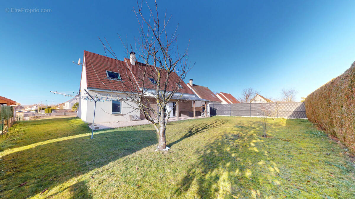 Maison à SAINT-MARTIN-DE-FONTENAY