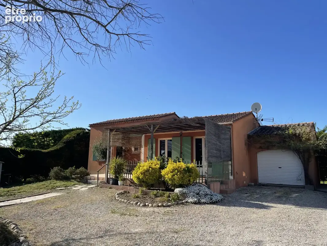 Photo Maison à Violes au prix de 429 000€