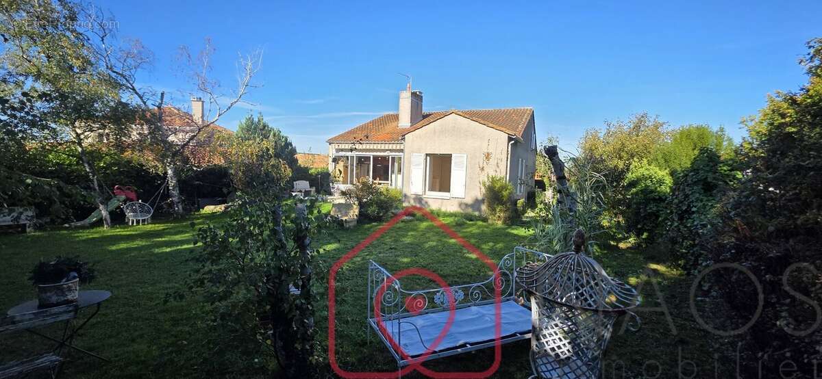 Maison à BUXEROLLES