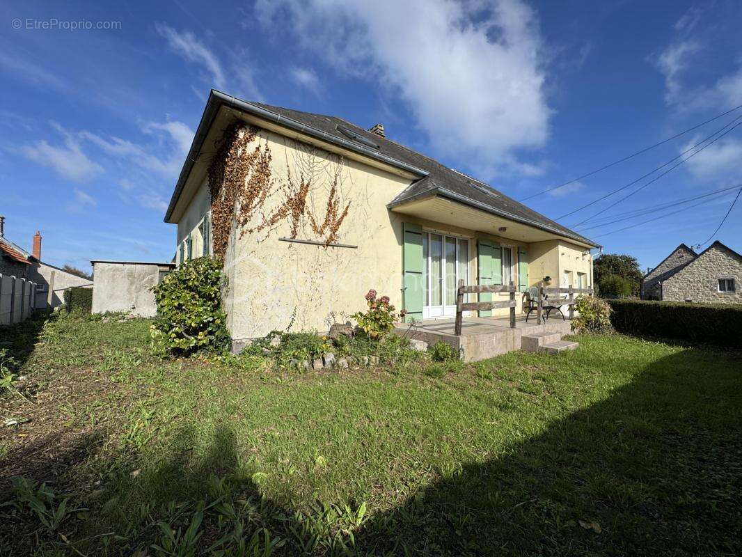 Maison à MONTFARVILLE