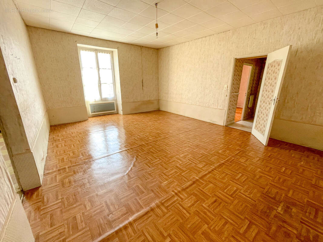 Maison à SAINT-SAUVEUR