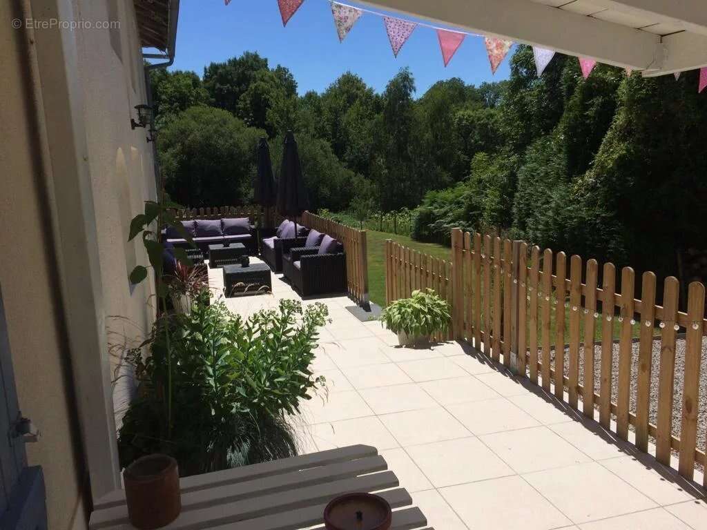 Maison à MAZEROLLES