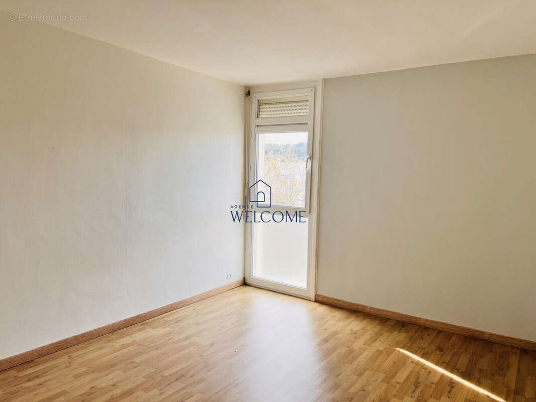 Appartement 64 m² à Bagnols-Sur-Ceze  - photo 5