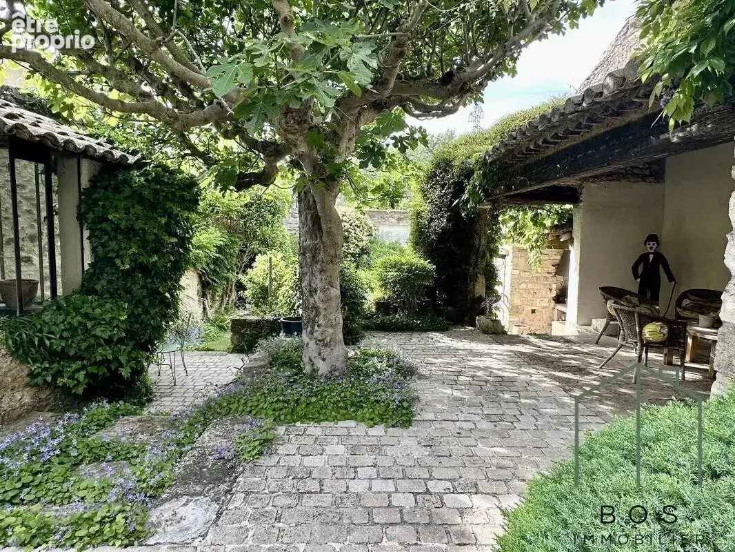 Bâtisse en pierres avec piscine - photo 3