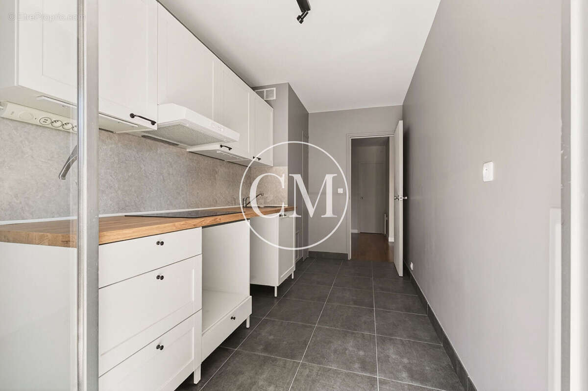 Appartement à BUC