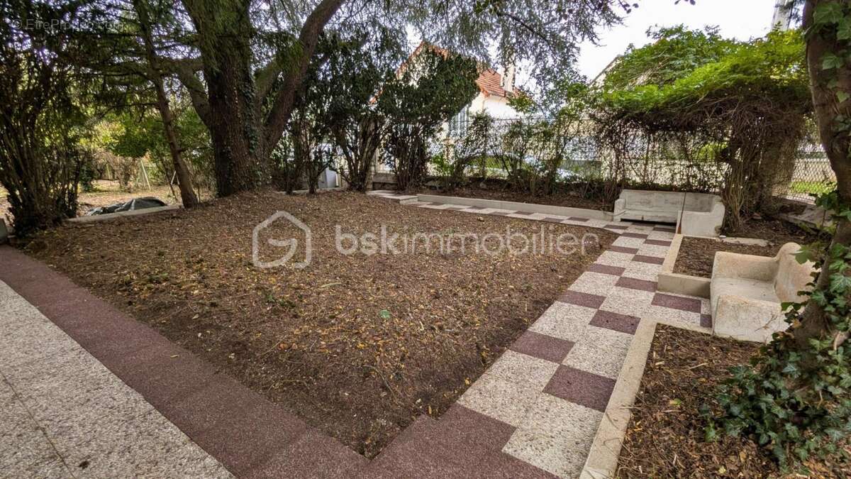 Maison à COMBS-LA-VILLE