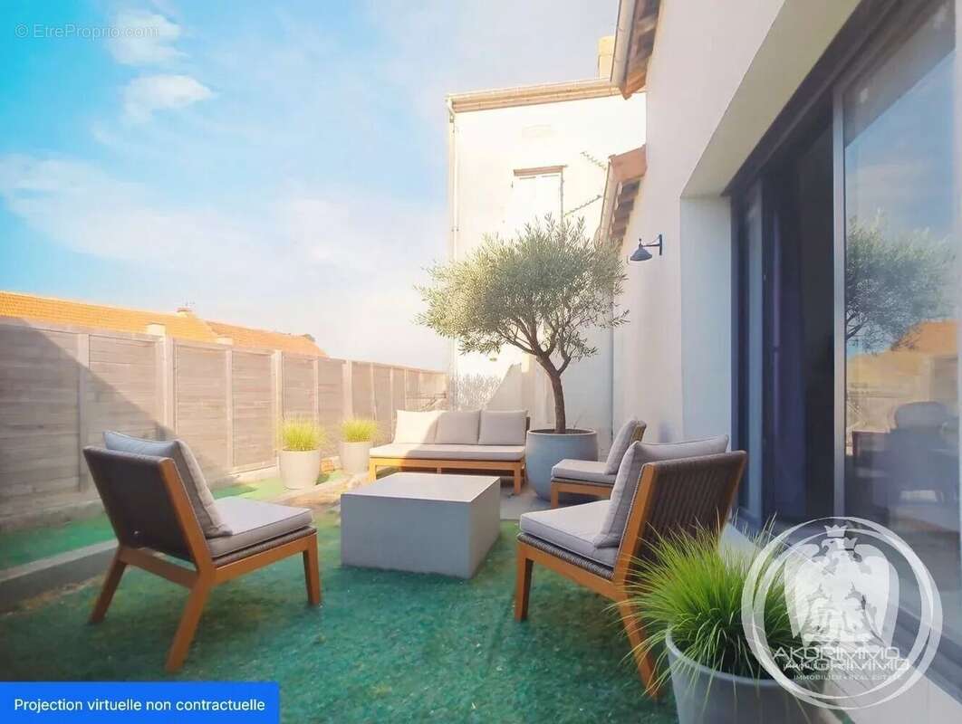 Maison à CREUZIER-LE-VIEUX