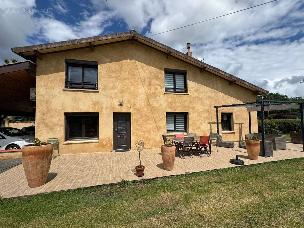 Maison à BUZET-SUR-TARN