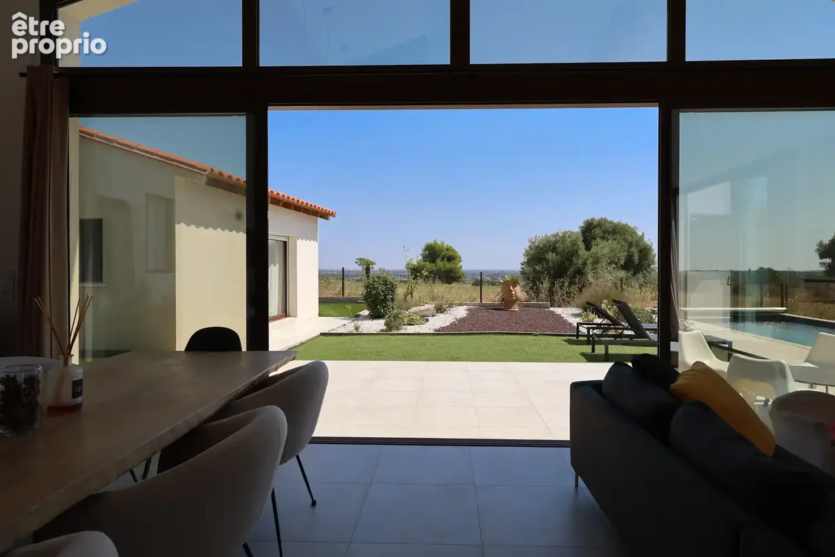 Villa 6 pieces de 2024   140 m2   piscine   dépendance   vue exceptionelle et totalement dégagée - photo 2