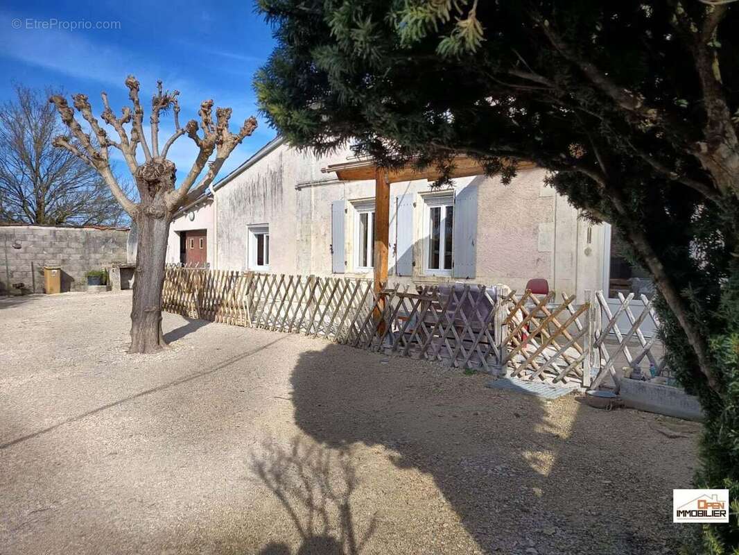 Appartement à SAINTE-SEVERE