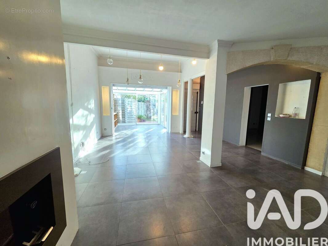 Maison 115 m² à Arles  - photo 6