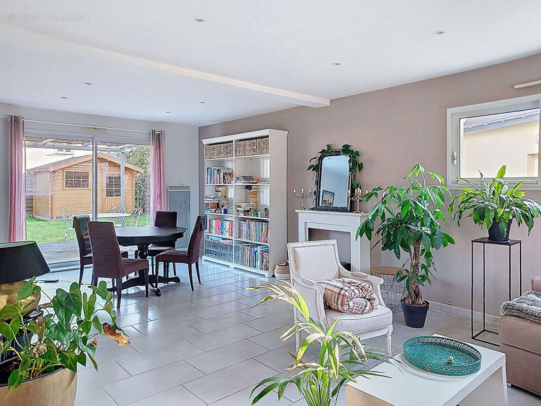 Maison à SAINTE-LUCE-SUR-LOIRE