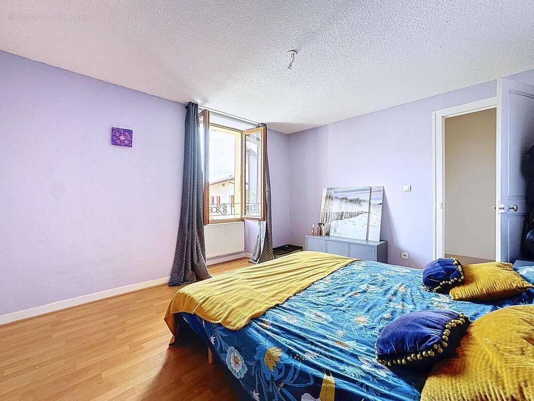 Maison 100 m² à Saint-Jean-De-Moirans  - photo 7