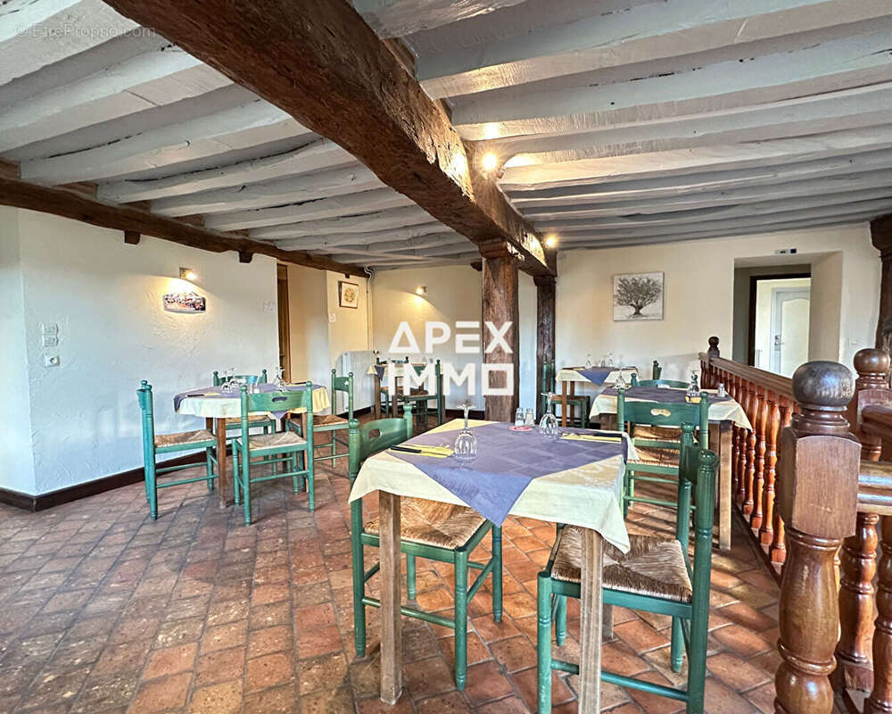 Commerce à SAINT-DENIS-DE-L&#039;HOTEL