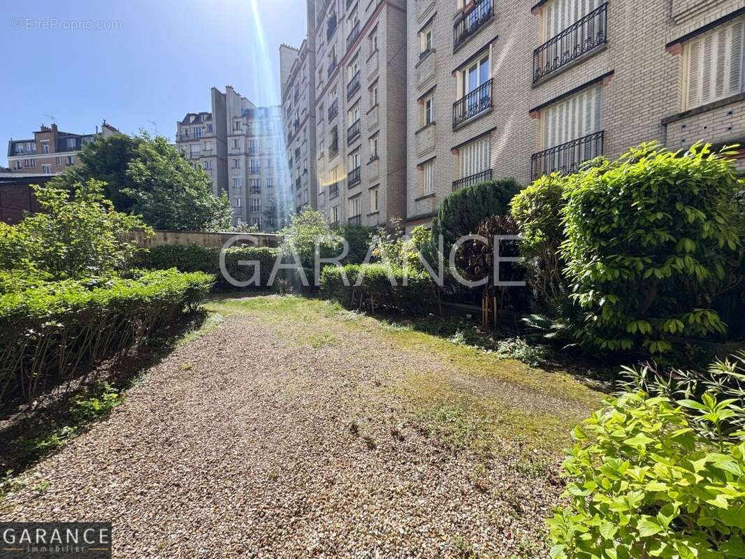 Appartement à PARIS-14E