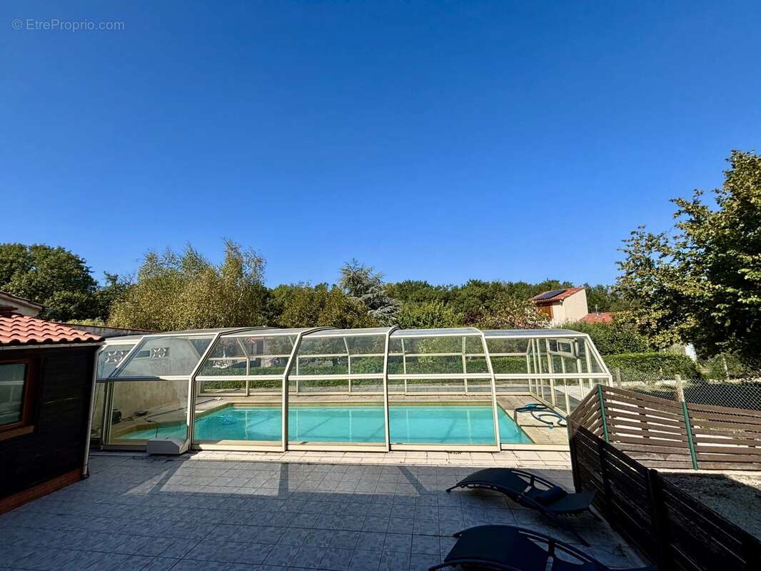 Maison à LA SALVETAT-SAINT-GILLES