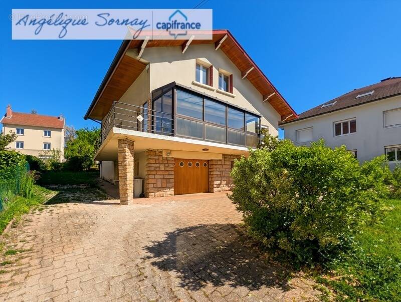 Maison à LONS-LE-SAUNIER