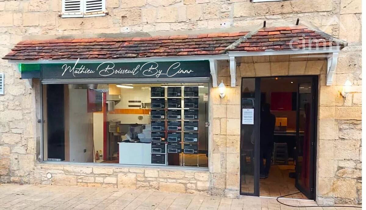 Commerce à MONTIGNAC