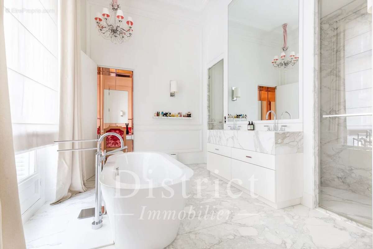 Exclusivité Avenue de Messine. Appartement entièrement rénové 242 m² - photo 13