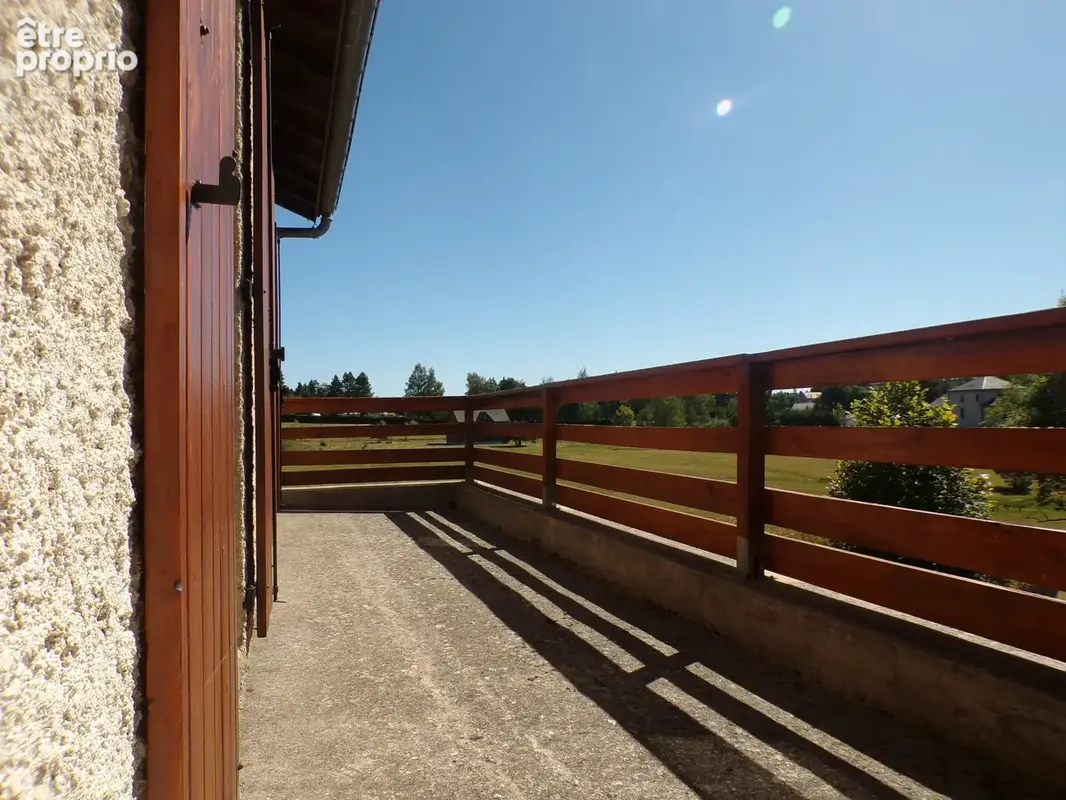 Maison avec grand terrain et vue dominante - photo 21