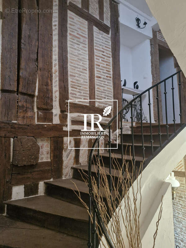 Maison 643 m² à Chaumont-Sur-Tharonne  - photo 2