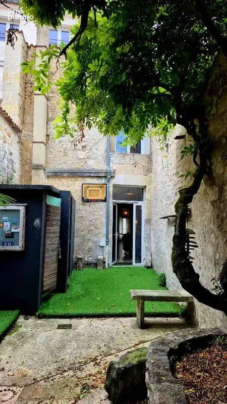 À DÉCOUVRIR - Une maison de ville pleine de charme avec jardin arboré ! - photo 4