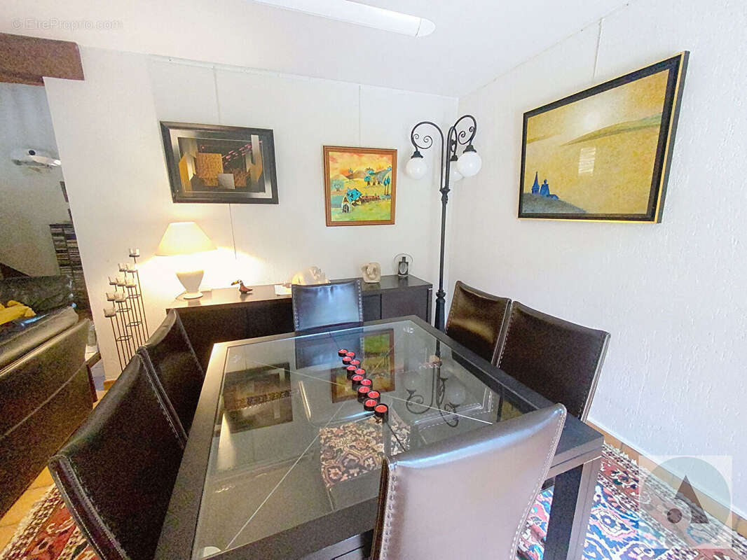 Maison à COLLEVILLE-MONTGOMERY