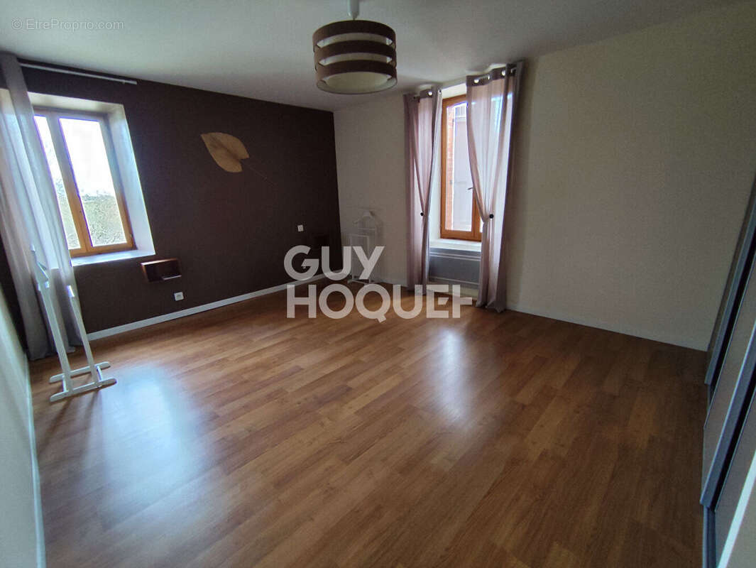 Maison à NOIRETABLE
