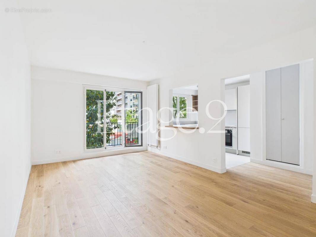 Appartement à PARIS-15E