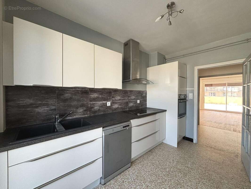 Appartement 75 m² à Romans-Sur-Isere  - photo 3