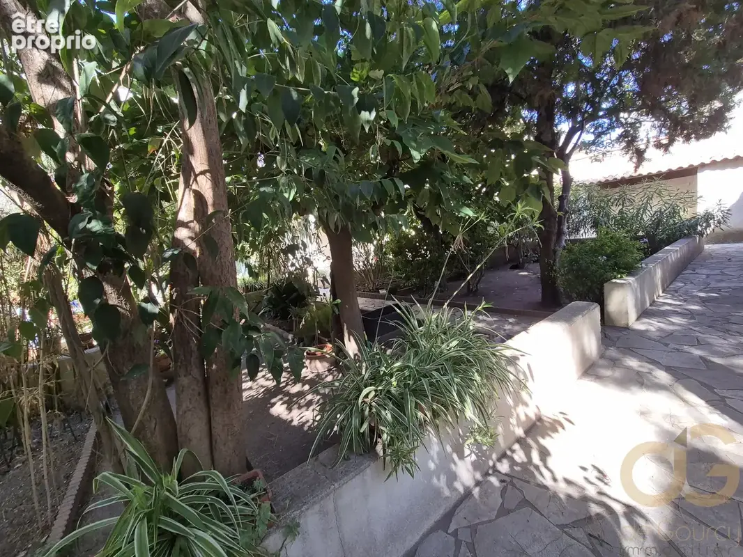 Ilot de verdure à 2 pas de l'Ecusson - photo 5