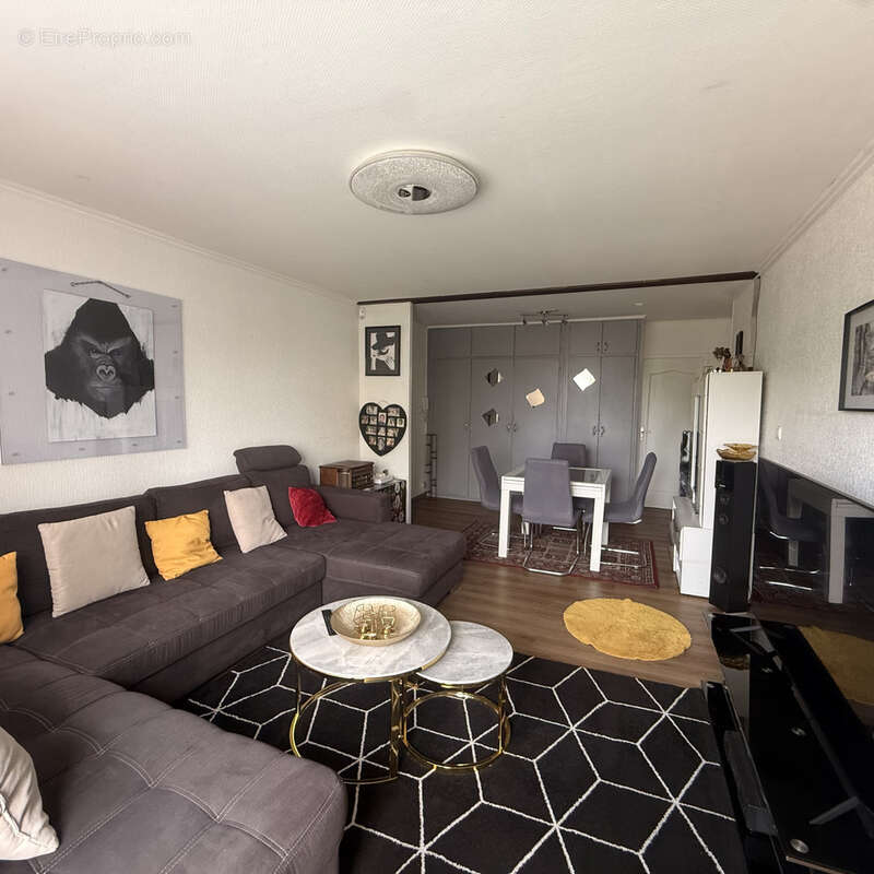 À vendre   F3 au dernier étage avec deux balcons   Saint-Louis, secteur central - photo 4