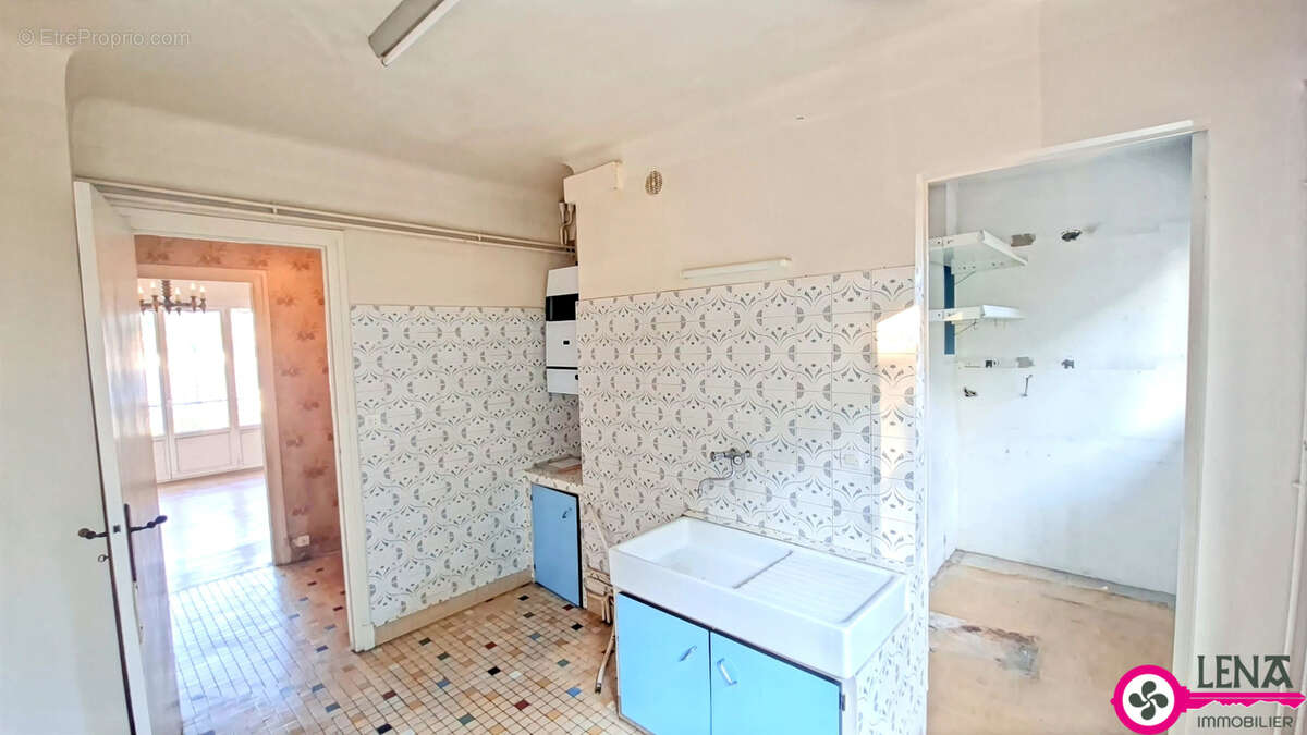 Grand T3 traversant avec balcon filant, garage et vue montagnes - photo 11