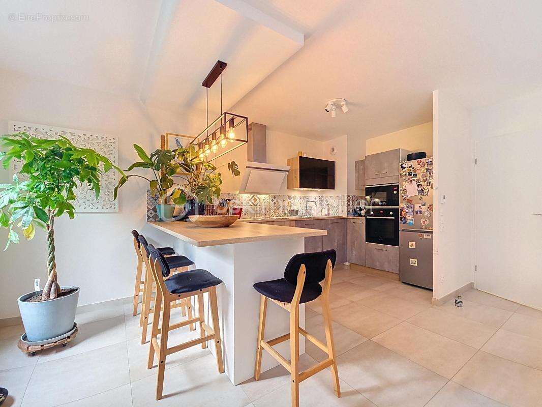 Appartement à EMERAINVILLE