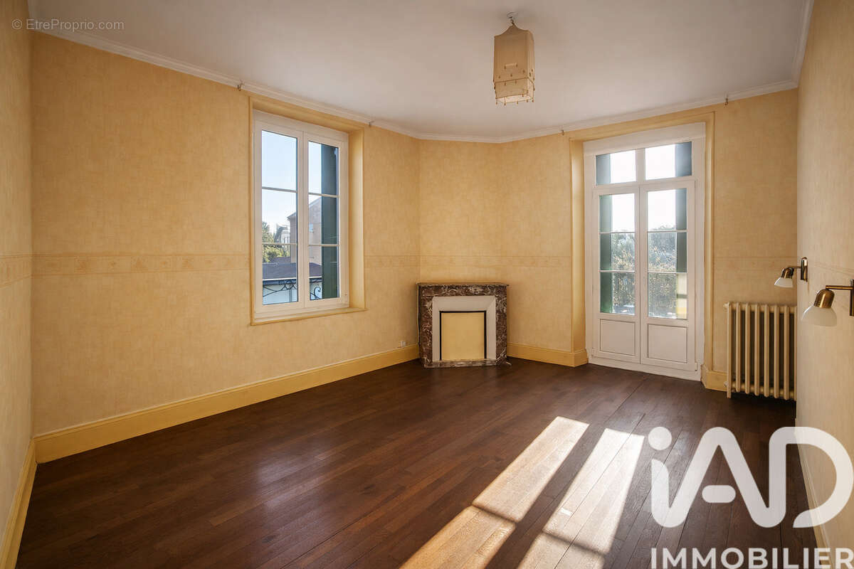 Maison 188 m² à Neuves-Maisons  - photo 8