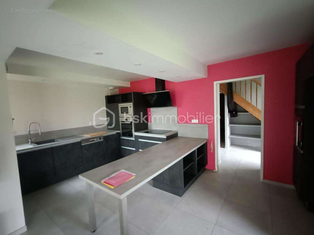 Belle Maison Rénovée en 2019 de 120 m2 et Grange de 200 m2 sise sur 3 877 m2 - photo 3