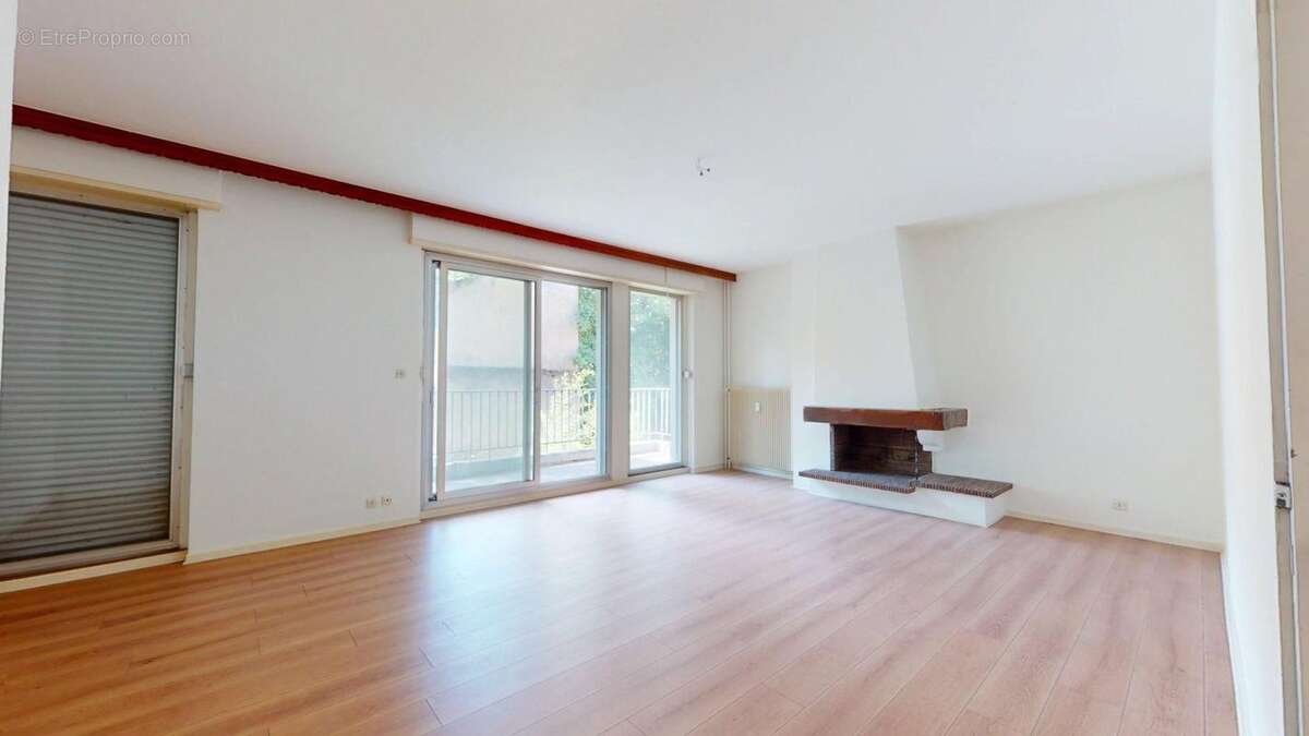 Mulhouse Parc Steinbach – Grand F2 de 70,35 m² avec ascenseur, 2 balcons et cave - photo 2