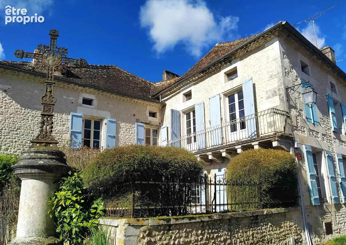 Maison à SALLES-LAVALETTE