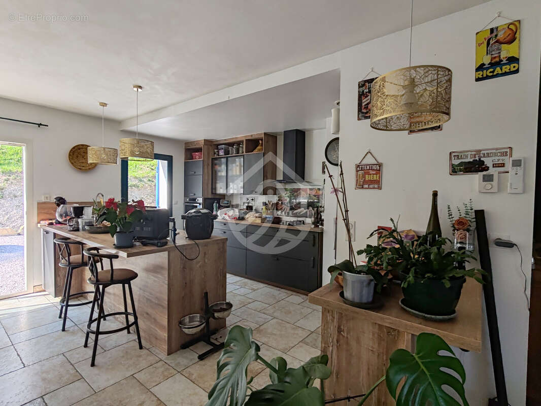 Maison à CHOMERAC
