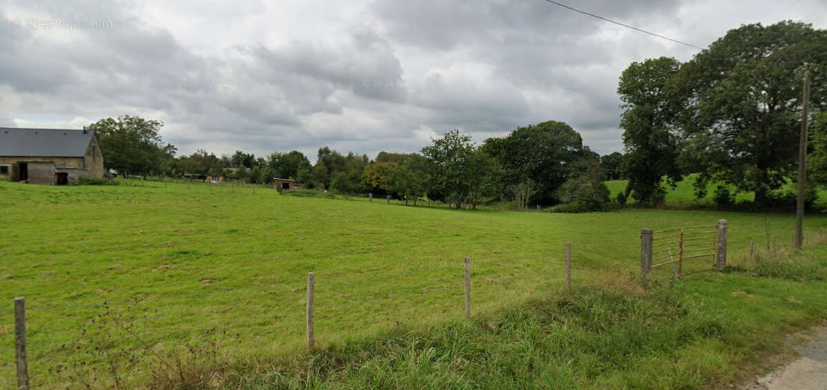 Terrain à LA CHAISE-BAUDOUIN
