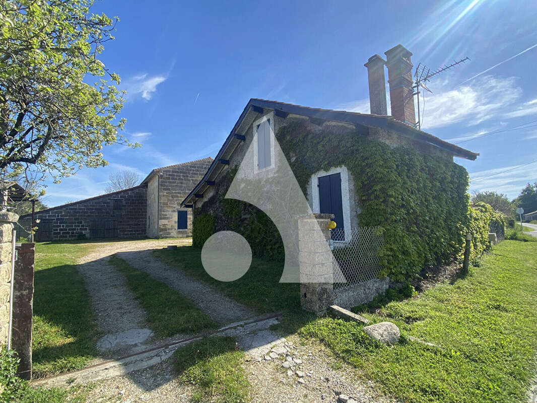 Maison à COUTRAS