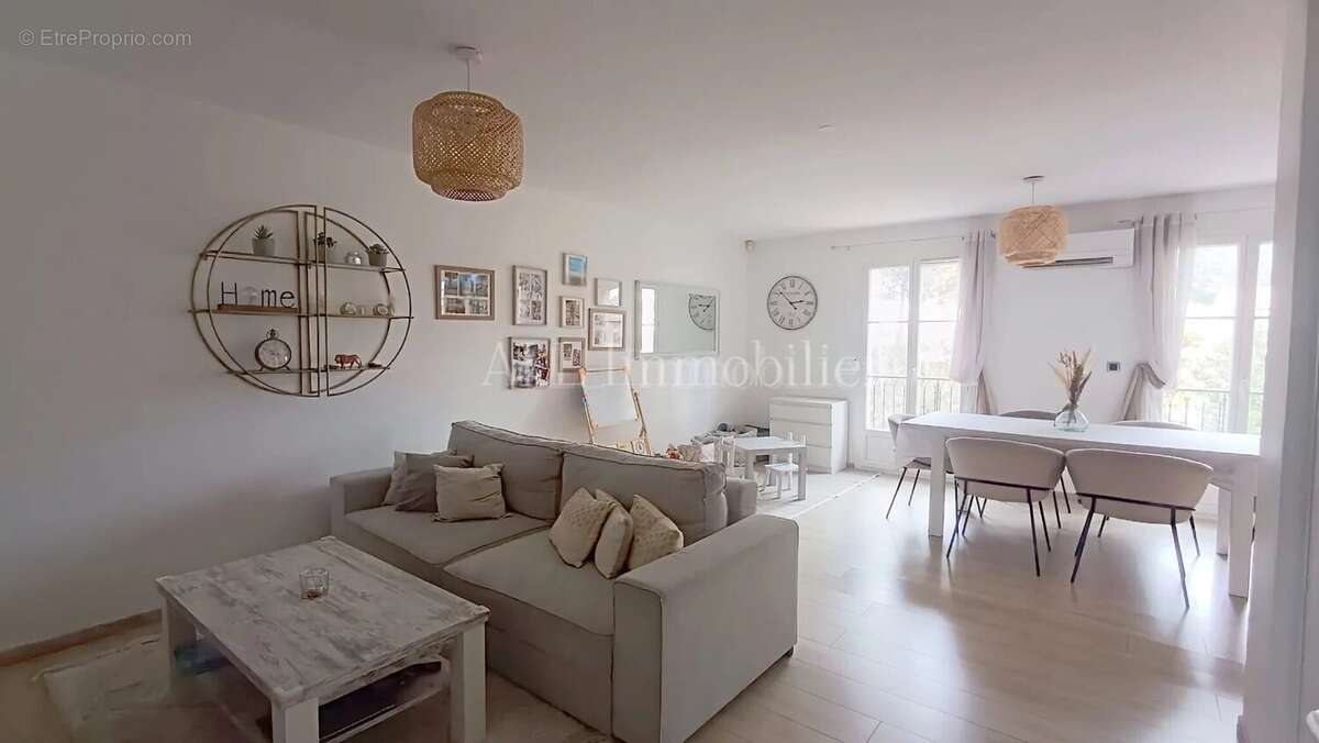 Appartement à LA MOLE