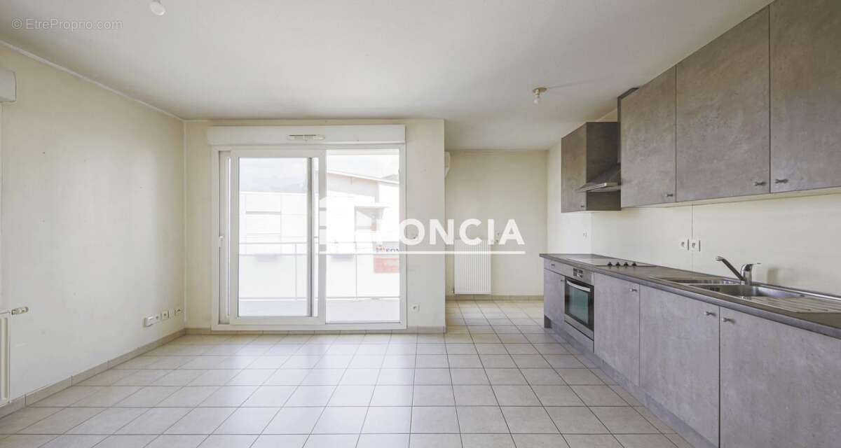 Appartement à SAINT-MARTIN-D'HERES