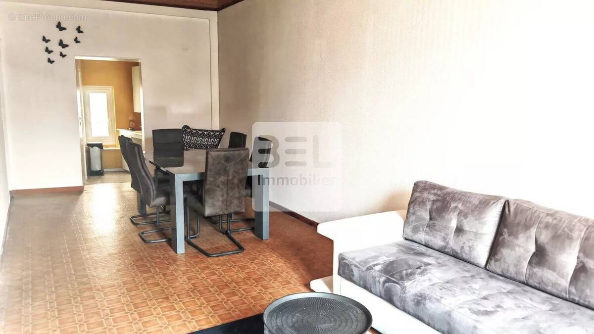 Appartement à BAGNOLS-SUR-CEZE