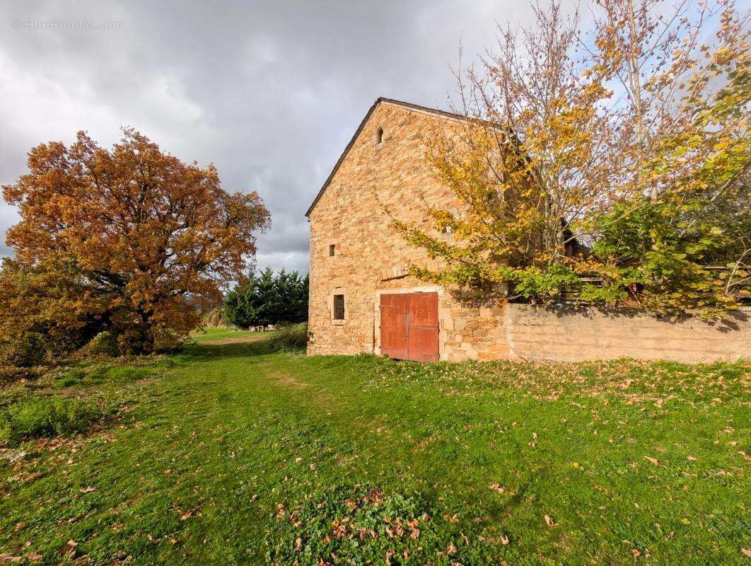 Maison à SAINT-BEAUZELY