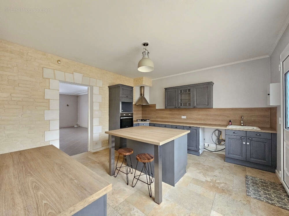 Maison à LA COURONNE