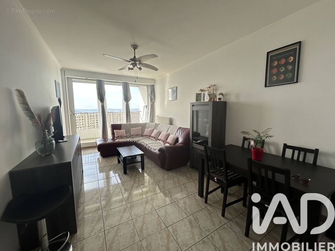 Photo 1 - Appartement à MARSEILLE-9E