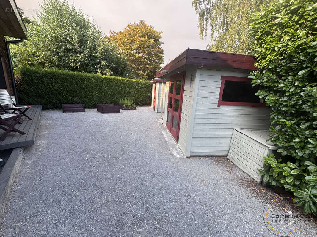 Maison d’architecte d’exception   154 m2 avec piscine chauffée sur terrain paysagé - garage - photo 13