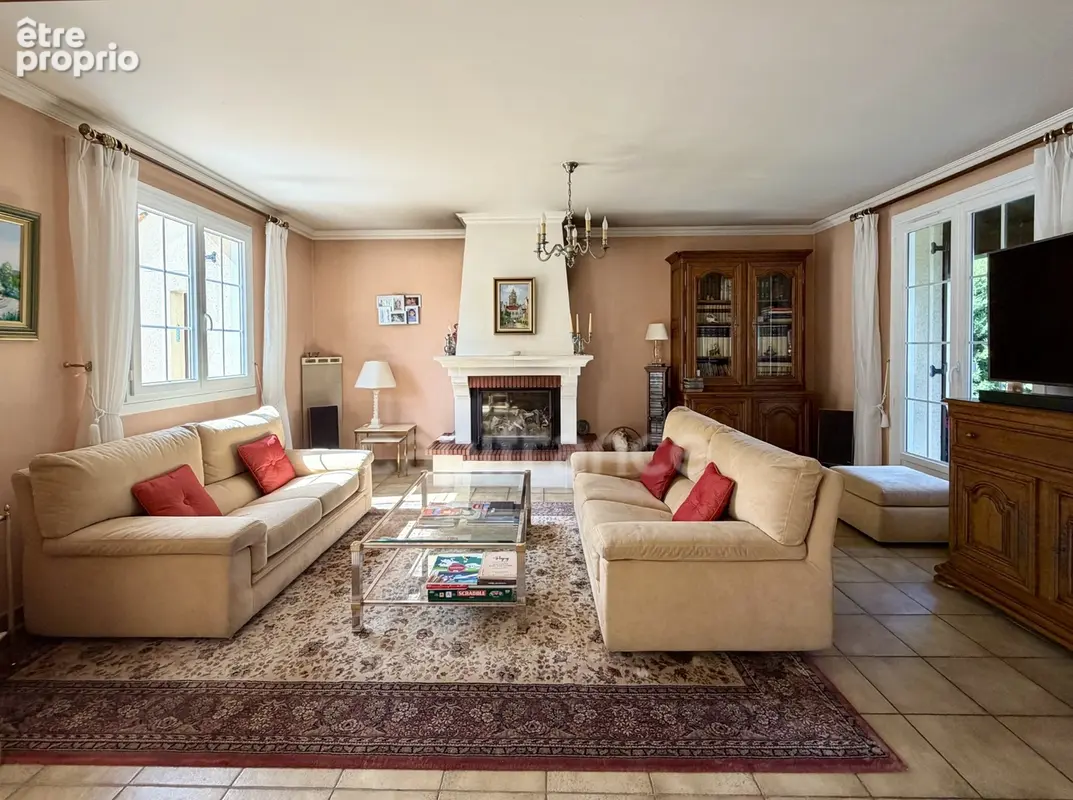 Maison familiale de 131 m² à vendre à Cergy Village – 3 chambres, bureau, jardin et garage - photo 5
