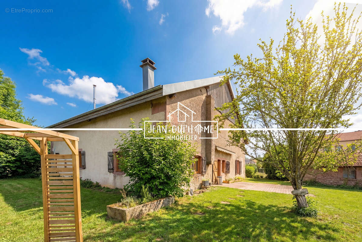 Maison à LA NEUVEVILLE-DEVANT-LEPANGES